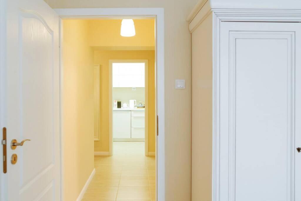 Elegant Vibes Apartment Next To Obor Market Bucureşti Ngoại thất bức ảnh