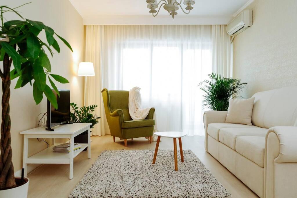 Elegant Vibes Apartment Next To Obor Market Bucureşti Ngoại thất bức ảnh